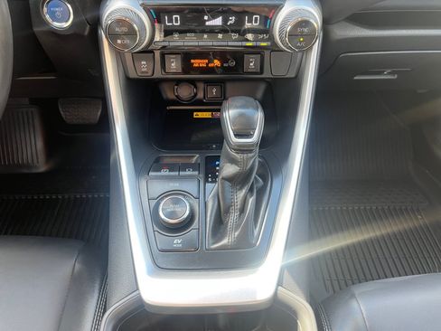 Used 2022 Toyota RAV4 XLE Premium AWD/4WD image 22