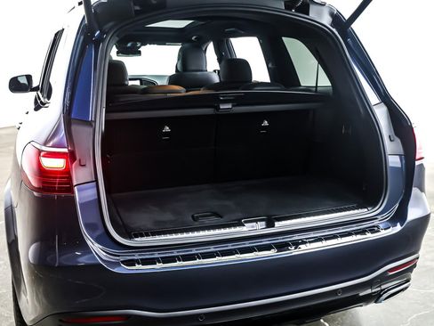 Certified 2025 Mercedes-Benz GLS 450 4MATIC image 24