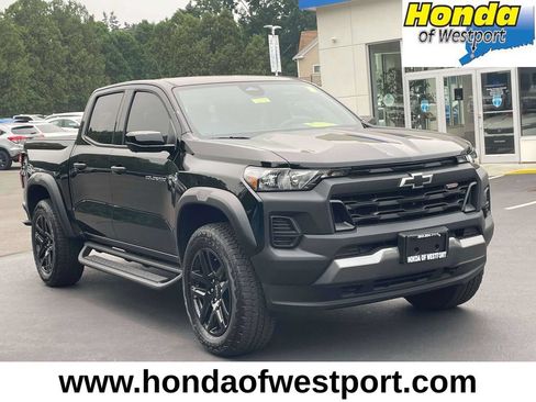 Used 2024 Chevrolet Colorado Trail Boss w/ Technology Package AWD/4WD image 1