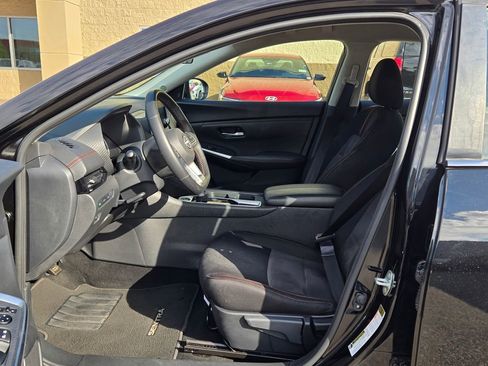 Used 2025 Nissan Sentra SR image 29