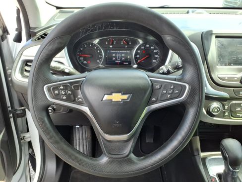 Used 2022 Chevrolet Equinox LS w/ LS Convenience Package FWD image 19