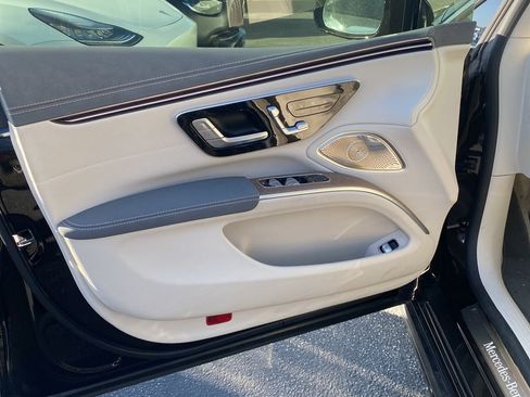 Used 2024 Mercedes-Benz EQS 580 4MATIC Sedan image 8
