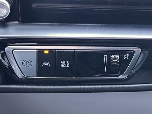 New 2026 Cadillac Lyriq Signature Luxury image 18