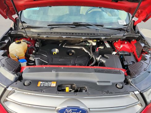 Used 2018 Ford Edge Titanium w/ Technology Package image 16