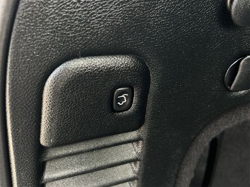 Used 2017 Jeep Grand Cherokee Limited w/ Luxury Group II image 27