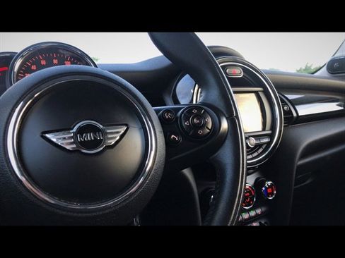 Used 2015 MINI Cooper 4-Door Hardtop FWD image 7