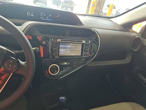Used 2018 Toyota Prius C One FWD image 6