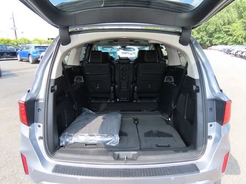 New 2026 Honda Odyssey Touring image 11