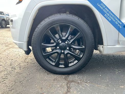 Used 2018 Jeep Grand Cherokee Altitude image 22