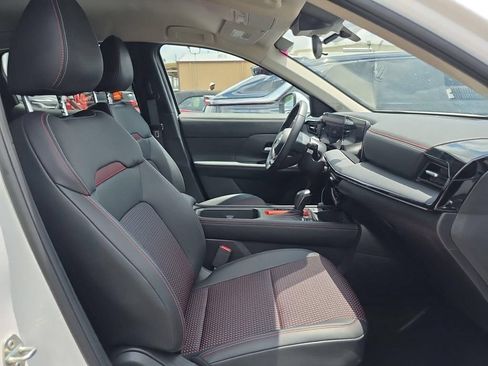 Used 2025 Nissan Kicks SR FWD image 20