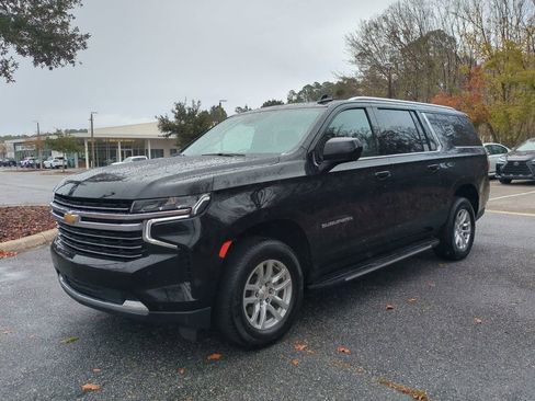 Used 2024 Chevrolet Suburban LT image 1