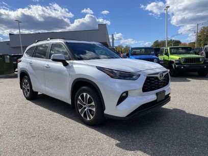 Used 2023 Toyota Highlander XLE