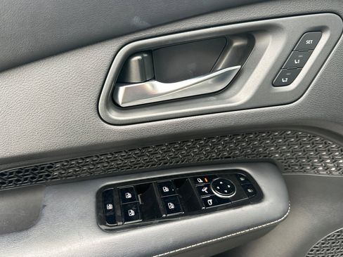 Certified 2024 Nissan Ariya AWD image 11