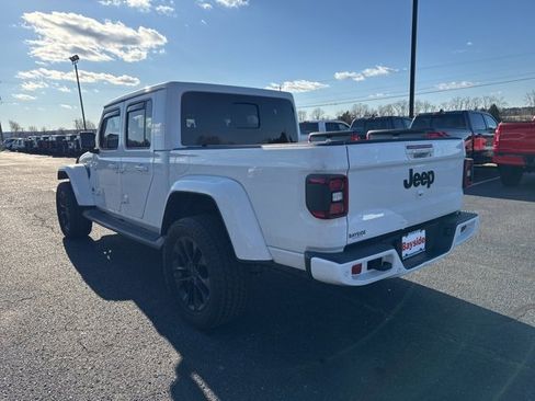 Used 2022 Jeep Gladiator Overland image 9