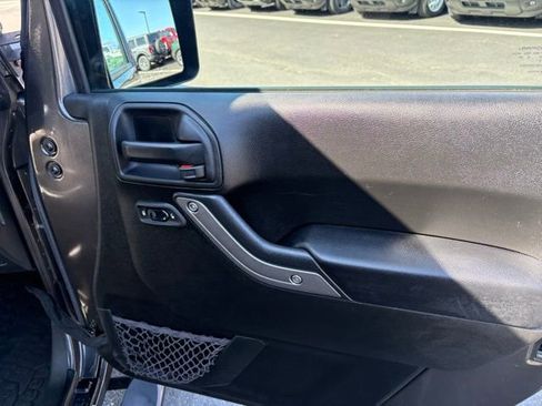 Used 2018 Jeep Wrangler Unlimited Sport S image 30