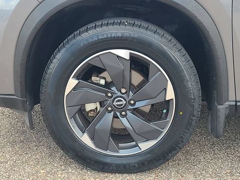 Used 2024 Nissan Rogue SV w/ SV Premium Package FWD image 10