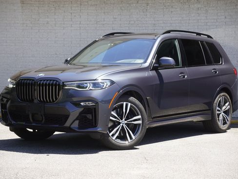 Used 2022 BMW X7 M50i AWD/4WD image 2