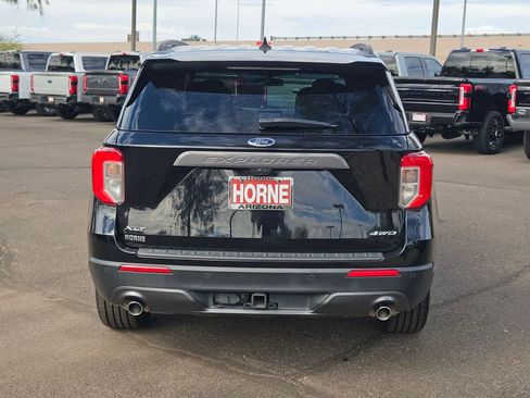 Used 2022 Ford Explorer XLT w/ Equipment Group 202A image 7