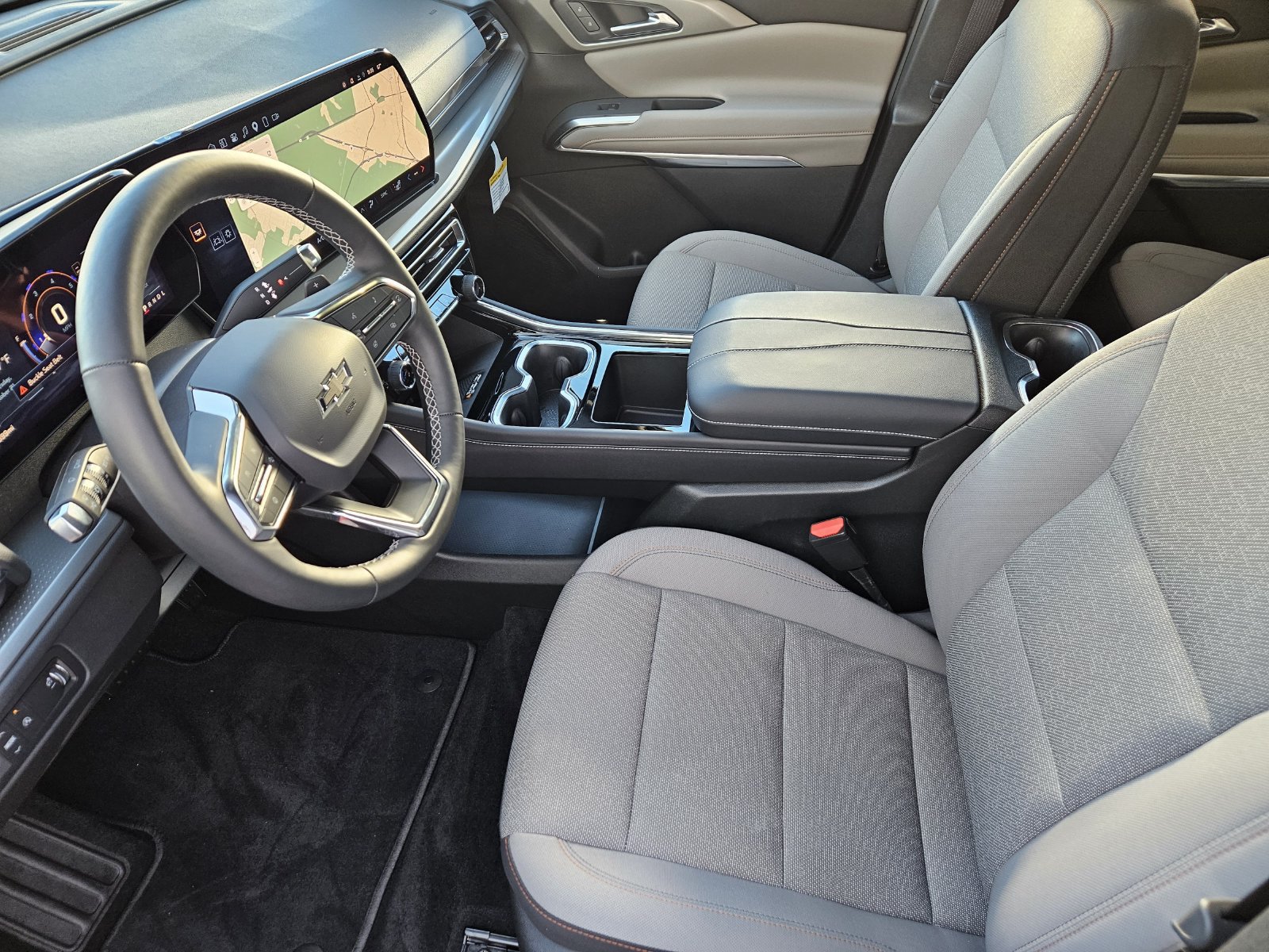 New 2027 Chevrolet Traverse LT w/ Midnight/Sport Edition FWD image 14