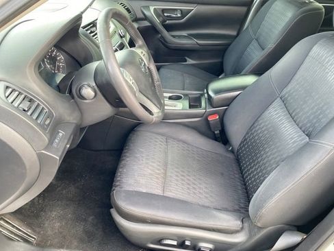 Used 2017 Nissan Altima 2.5 SV image 10