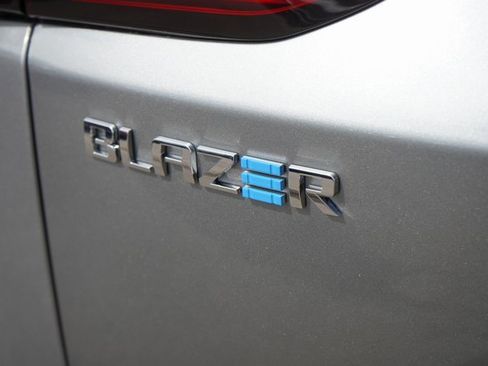 New 2026 Chevrolet Blazer EV LT image 12