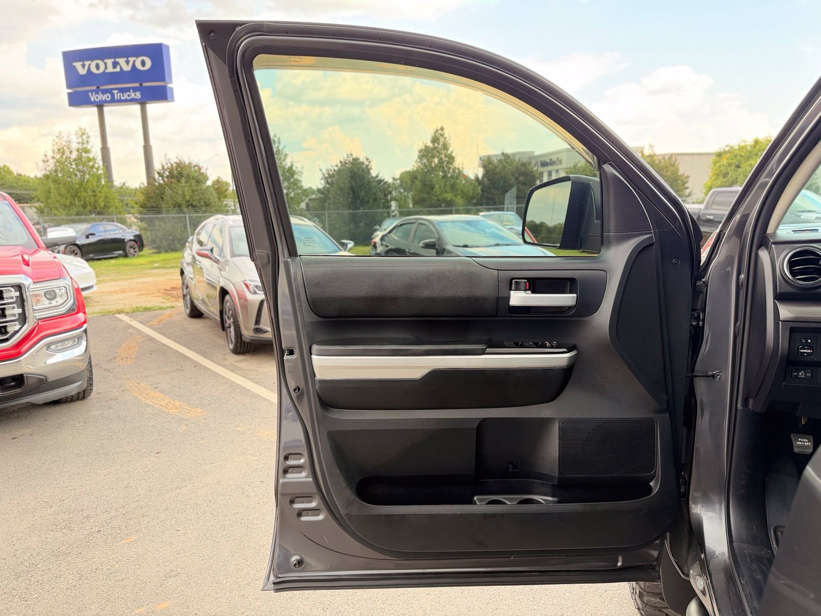 Used 2015 Toyota Tundra SR5 w/ SR5 Upgrade Package RWD image 20