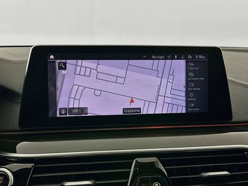 Used 2020 BMW 530i w/ Premium Package RWD image 14