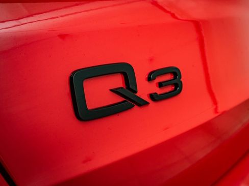 Used 2024 Audi Q3 2.0T Premium image 16