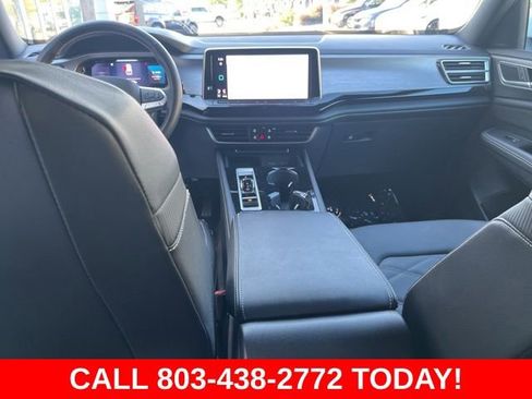 Used 2024 Volkswagen Atlas Cross Sport SE FWD image 16