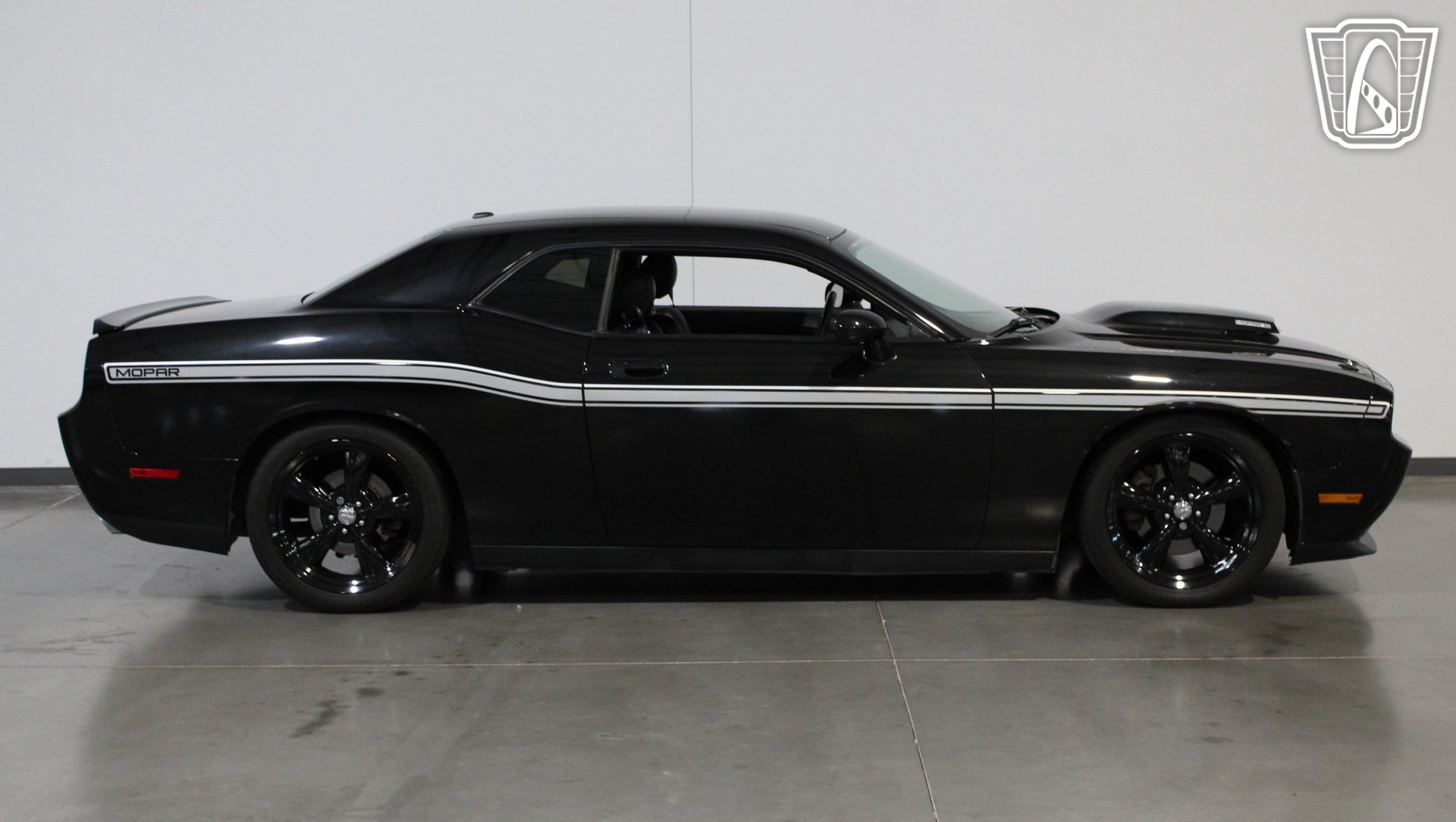 Used 2010 Dodge Challenger R/T w/ Mopar 10 Pkg RWD image 25