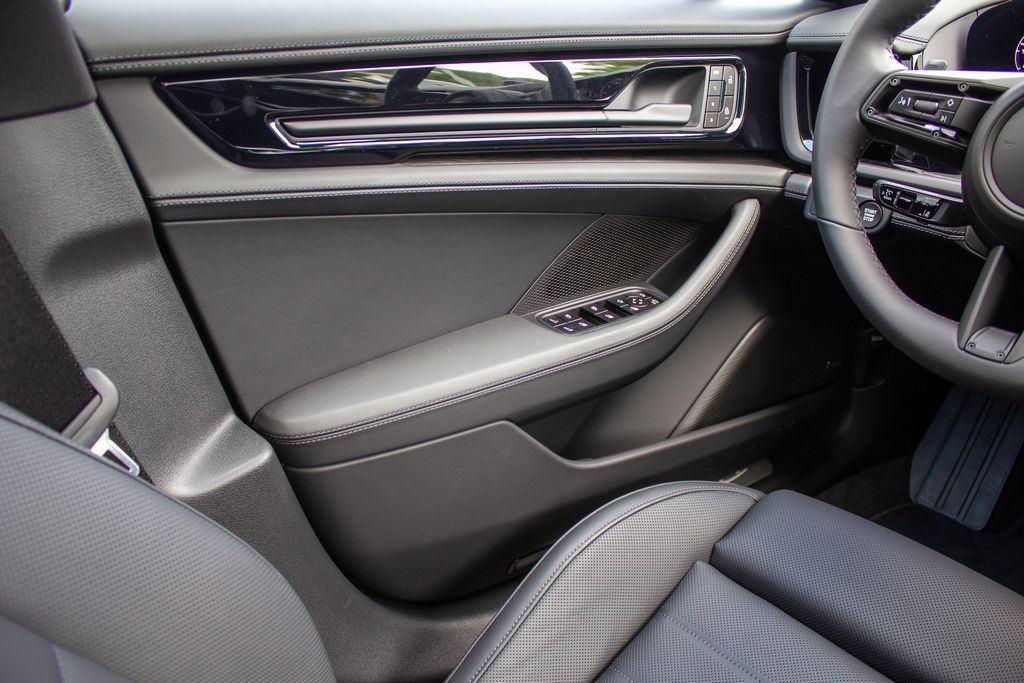 Used 2026 Porsche Panamera 4 AWD/4WD image 18