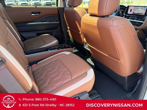 New 2026 Nissan Pathfinder Platinum AWD/4WD image 39