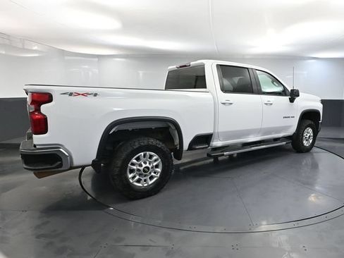 Used 2022 Chevrolet Silverado 2500 LT AWD/4WD image 6
