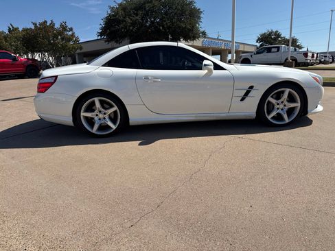 Used 2016 Mercedes-Benz SL 550 image 8