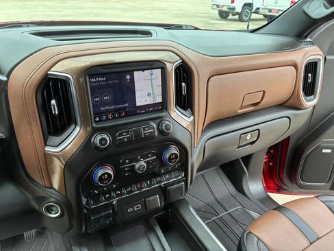 Used 2022 Chevrolet Silverado 1500 High Country w/ Technology Package AWD/4WD image 20