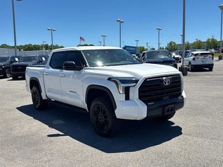Used 2022 Toyota Tundra SR5 w/ SR5 Premium Package AWD/4WD video 2