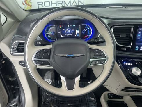 Used 2018 Chrysler Pacifica Limited w/ Advanced Safetytec Group image 27