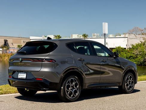 New 2025 Alfa Romeo Tonale image 4