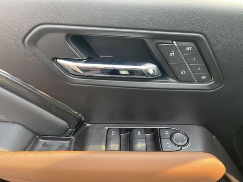 Certified 2025 GMC Canyon AT4 w/ Nightfall Edition AWD/4WD image 24