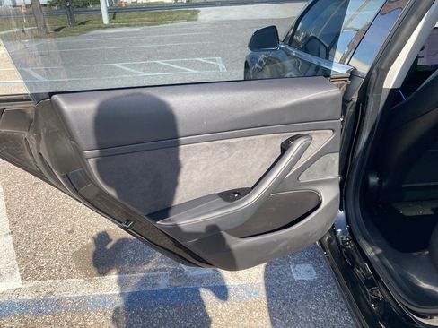 Used 2019 Tesla Model 3 image 12