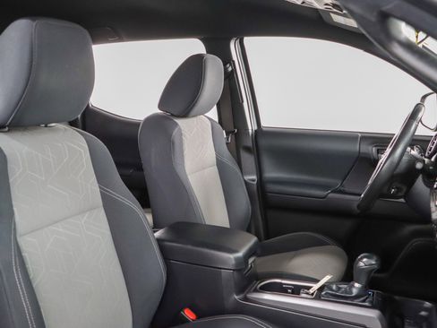 Used 2023 Toyota Tacoma TRD Off-Road image 28