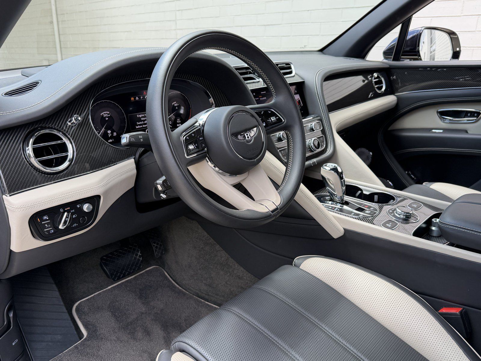Certified 2023 Bentley Bentayga AWD/4WD image 2