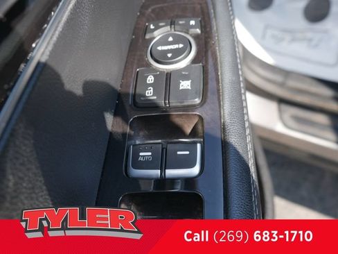 Used 2017 Kia Sorento FWD w/ LX Convenience Package image 21