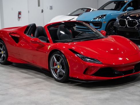 Used 2021 Ferrari F8 Tributo image 9