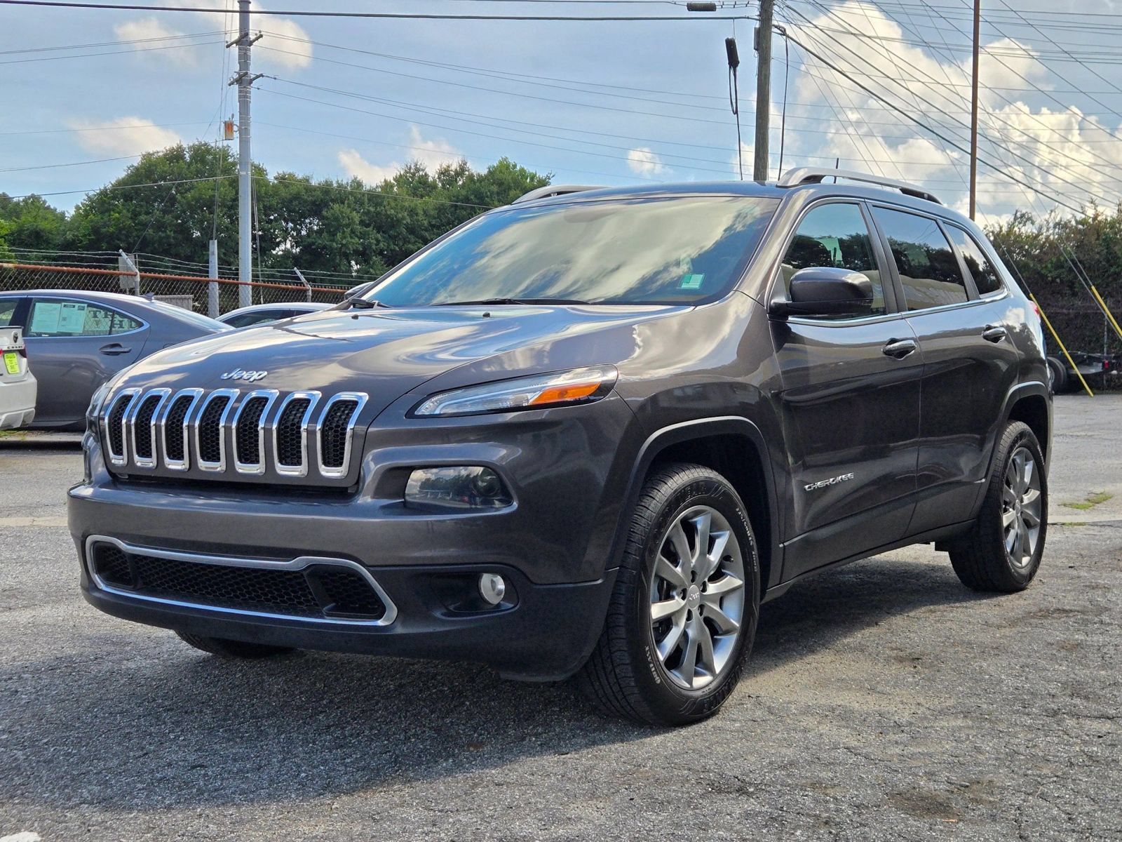 Used 2018 Jeep Cherokee Limited AWD/4WD image 2