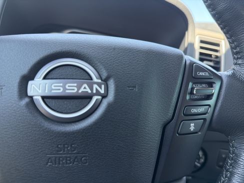 Used 2022 Nissan Frontier SV AWD/4WD image 10