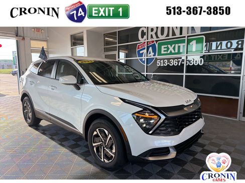 Used 2025 Kia Sportage LX AWD/4WD image 1