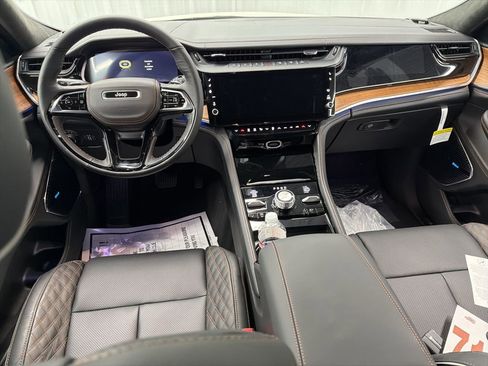 New 2026 Jeep Grand Cherokee Summit w/ Obsidian Package AWD/4WD image 14