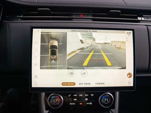 Used 2023 Land Rover Range Rover SE image 16