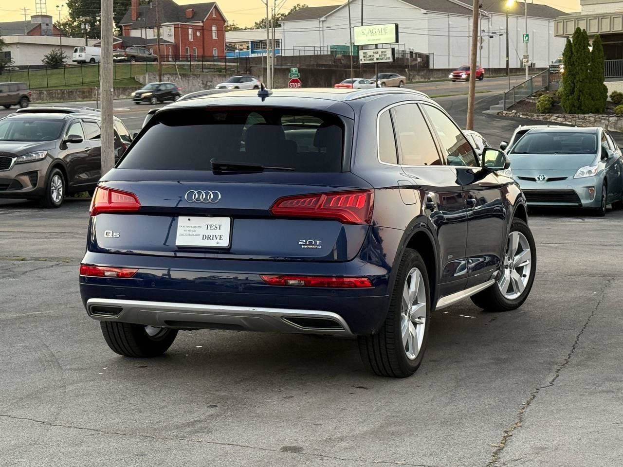 Used 2018 Audi Q5 2.0T Premium Plus AWD/4WD image 2